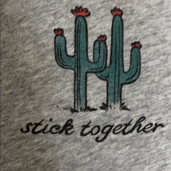 Cute old navy top - Picture 2 of 3